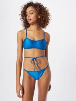 Calvin Klein Swimwear Hauts De Bikinis Bustiers Bustier Hauts De Bikini Femme Bleu -Lumiere de Bikini Boutique 0a3427fff9e0abeb16c5c0587e66802c