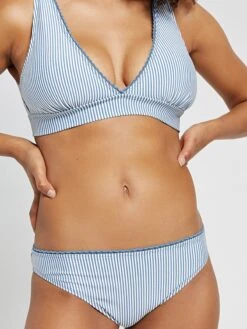 Shiwi Hauts De Bikinis Triangles Triangle Hauts De Bikini Femme Bleu Clair / Blanc -Lumiere de Bikini Boutique 0bfe164c03dc420ad357a3af4bb7e405