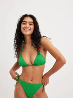 NA-KD Hauts De Bikinis Triangles Triangle Hauts De Bikini Femme Vert Gazon -Lumiere de Bikini Boutique 19f51caba7261bfed428eb9cc67fbfe9
