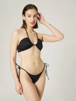 Hauts De Bikinis Triangles Triangle Hauts De Bikini Lenni Femme Noir -Lumiere de Bikini Boutique 1a0cf826df605fe2471dd1a92af9ca44