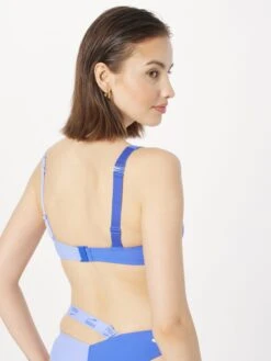 Puma Hauts De Bikinis Bustiers Bustier Hauts De Bikini Femme Bleu Ciel / Bleu Clair -Lumiere de Bikini Boutique 1eb4e68d045d4be9e27e3498600fc602