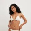NA-KD Bas De Bikinis Bas De Bikini Femme Blanc -Lumiere de Bikini Boutique 2e892d239981ffeb114c8d61fa3d1029