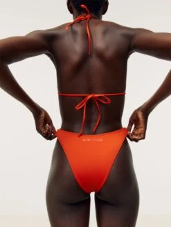 Grands Bonnets Triangle Bikini Lani Femme Rouge -Lumiere de Bikini Boutique 46f4bf725e20a7128082d02700e4f216