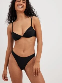 NA-KD Hauts De Bikinis Avec Armatures Soutien-gorge Invisible Hauts De Bikini Femme Noir -Lumiere de Bikini Boutique 5a3a36a13cac6f7534fd956b1153eb6f