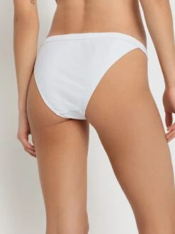 Bas De Bikinis Bas De Bikini Gina Femme Blanc -Lumiere de Bikini Boutique 65bad502cd6e43af02d22226a60e590f