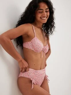 NA-KD Hauts De Bikinis Avec Armatures Soutien-gorge Invisible Hauts De Bikini Femme Rose / Rose Foncé -Lumiere de Bikini Boutique 776ae8d3e079214acde22f0ad152f359