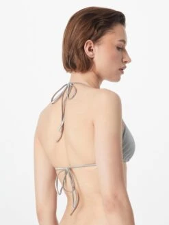 Monki Hauts De Bikinis Triangles Triangle Hauts De Bikini Femme Gris Clair -Lumiere de Bikini Boutique 9d60a4ea495a62a7e9c924ca3b239d21