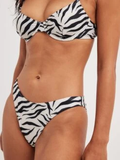 NA-KD Hauts De Bikinis Avec Armatures Balconnet Hauts De Bikini Femme Noir -Lumiere de Bikini Boutique a8ea28152f8e736c6a1d0dd752bf42dd