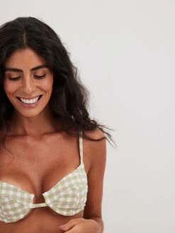 NA-KD Hauts De Bikinis Avec Armatures Soutien-gorge Invisible Hauts De Bikini Femme Mastic -Lumiere de Bikini Boutique ab1375c1b9409ca21e3048af752d14cd