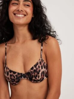 NA-KD Hauts De Bikinis Avec Armatures Soutien-gorge Invisible Hauts De Bikini Femme Marron