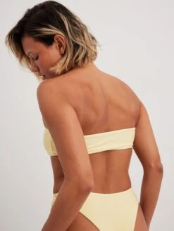 NA-KD Hauts De Bikinis Bandeaux Bandeau Hauts De Bikini Femme Beige -Lumiere de Bikini Boutique b7850f1e96e88c31ff5ed1e21232e5ac
