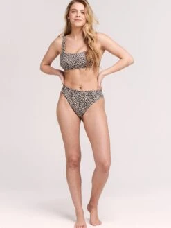 Shiwi Grands Bonnets Bustier Bikini RENEE Femme Beige -Lumiere de Bikini Boutique b8c5ba8fd6969c8199426822436c94f8