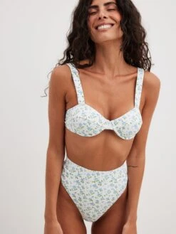 NA-KD Hauts De Bikinis Avec Armatures Balconnet Hauts De Bikini Femme Blanc -Lumiere de Bikini Boutique bba6b51cf423c2e13cd96cb9115bac8a