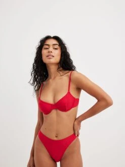 NA-KD Hauts De Bikinis Avec Armatures Soutien-gorge Invisible Hauts De Bikini Femme Rouge -Lumiere de Bikini Boutique bf884925f6f488390a8f0d79d5afab92
