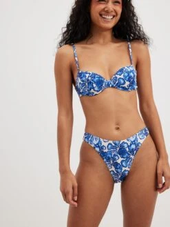 NA-KD Hauts De Bikinis Avec Armatures Balconnet Hauts De Bikini Femme Bleu / Bleu Foncé -Lumiere de Bikini Boutique bffec8d84a43462e7989ea737bde2e1e