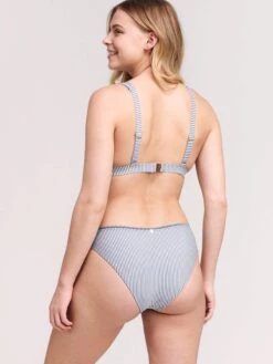 Shiwi Grands Bonnets Soutien-gorge Invisible Bikini Amy Femme Bleu Marine -Lumiere de Bikini Boutique c98c20c4d335fb9e9b63166c6c57ae49