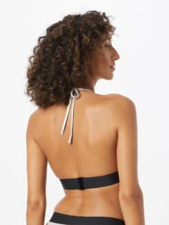 Calvin Klein Swimwear Hauts De Bikinis Triangles Triangle Hauts De Bikini Femme Gris Argenté -Lumiere de Bikini Boutique d0f681f4e3db84cb0f03e46cc6edd408