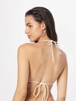 NLY By Nelly Hauts De Bikinis Triangles Triangle Hauts De Bikini Femme Blanc Cassé -Lumiere de Bikini Boutique d9d97a4c57405f3ce0eb378b111d33b7