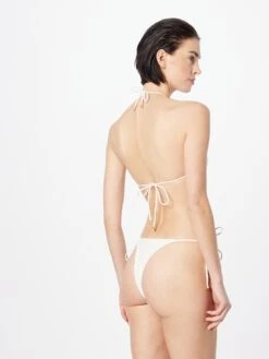 NASTY GAL Grands Bonnets Bikini Femme Crème -Lumiere de Bikini Boutique db230a276f154ad1b2db816bc6c91ecb