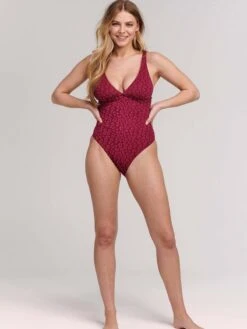 Shiwi Maillots De Bain Une Pièce Triangle Maillot De Bain AMY Femme Violet -Lumiere de Bikini Boutique f3f6a864963ee8817dd7e36c1b36c58f