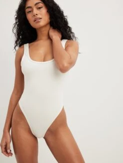 NA-KD Maillots De Bain Une Pièce Bustier Maillot De Bain Femme Blanc Naturel